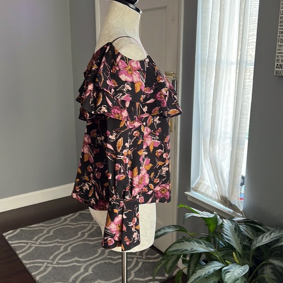 BP Cold Shoulder Ruffle Floral Print Top - Picture 4 of 9